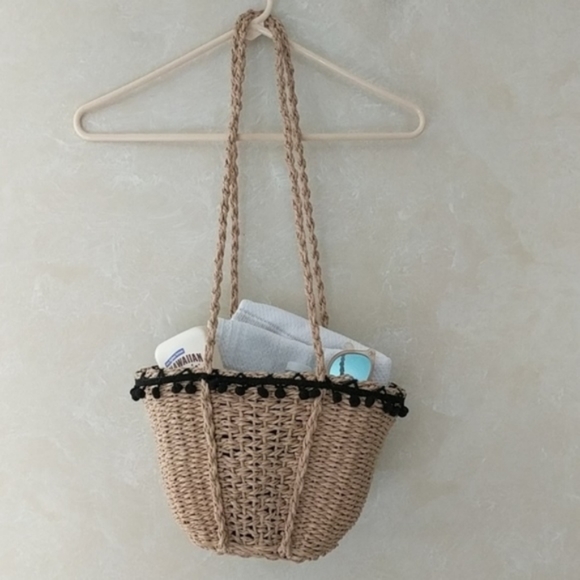 Rattan Beach Shoulder Bag Purse Pompom Woven - Picture 2 of 7